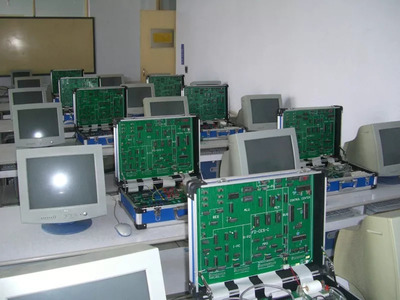 从代码到战略 计算机系的华丽转身——信息技术咨询服务的崛起